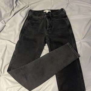 10" High-Rise Skinny Jeans in Starkey Wash / black size 24